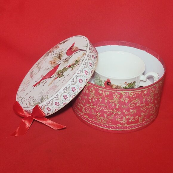 Summer River Cardinal Teacup with Saucer in Gift Box - Picture 5 of 12